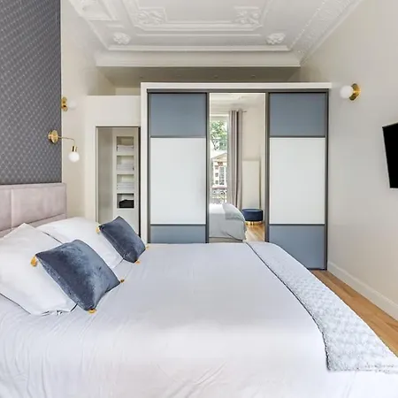 Newly Renovated Near La Madeleine * Paris