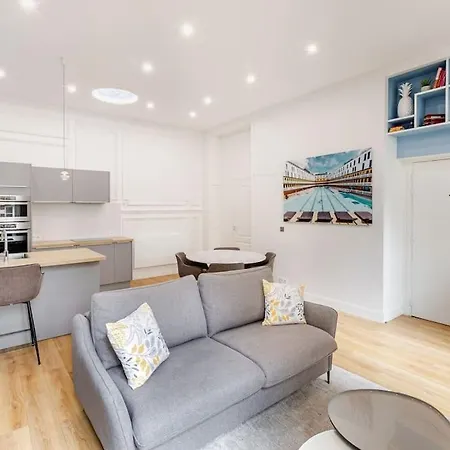 Apartment Newly Renovated Near La Madeleine Paris